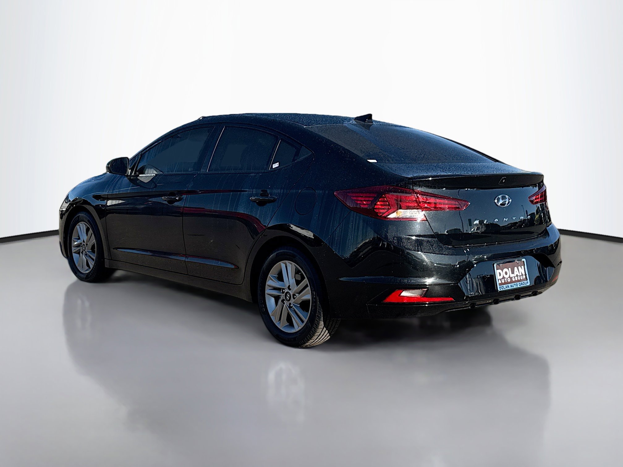 2020 Hyundai Elantra SEL photo 3