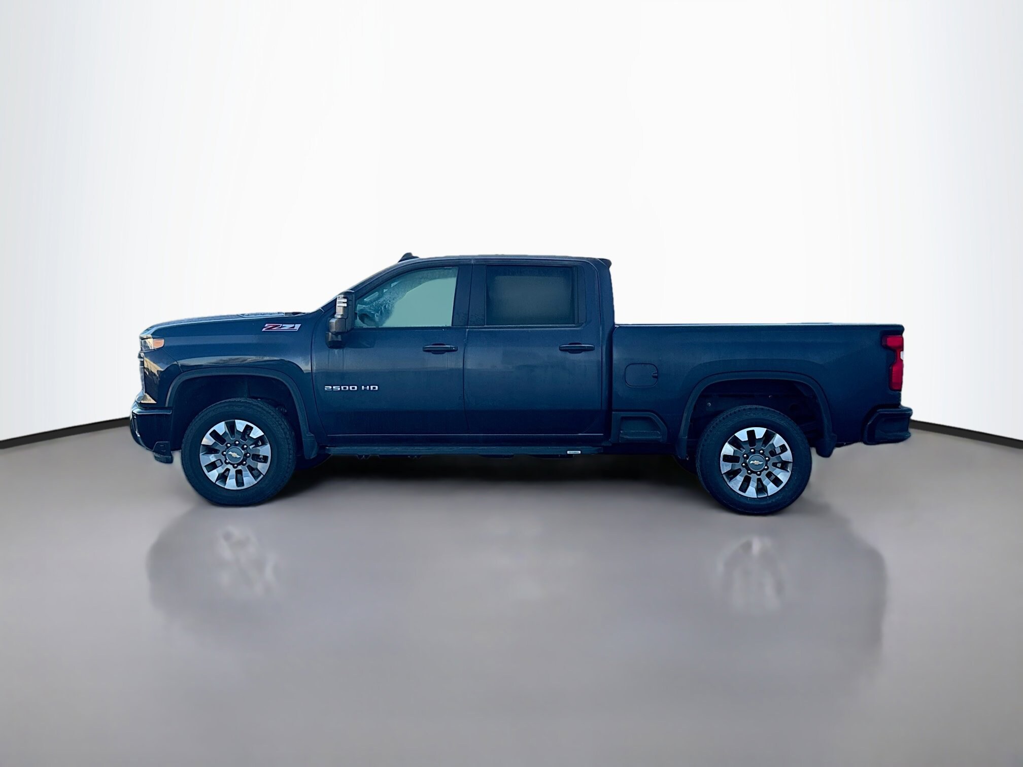 2024 Chevrolet Silverado 2500HD Custom photo 3