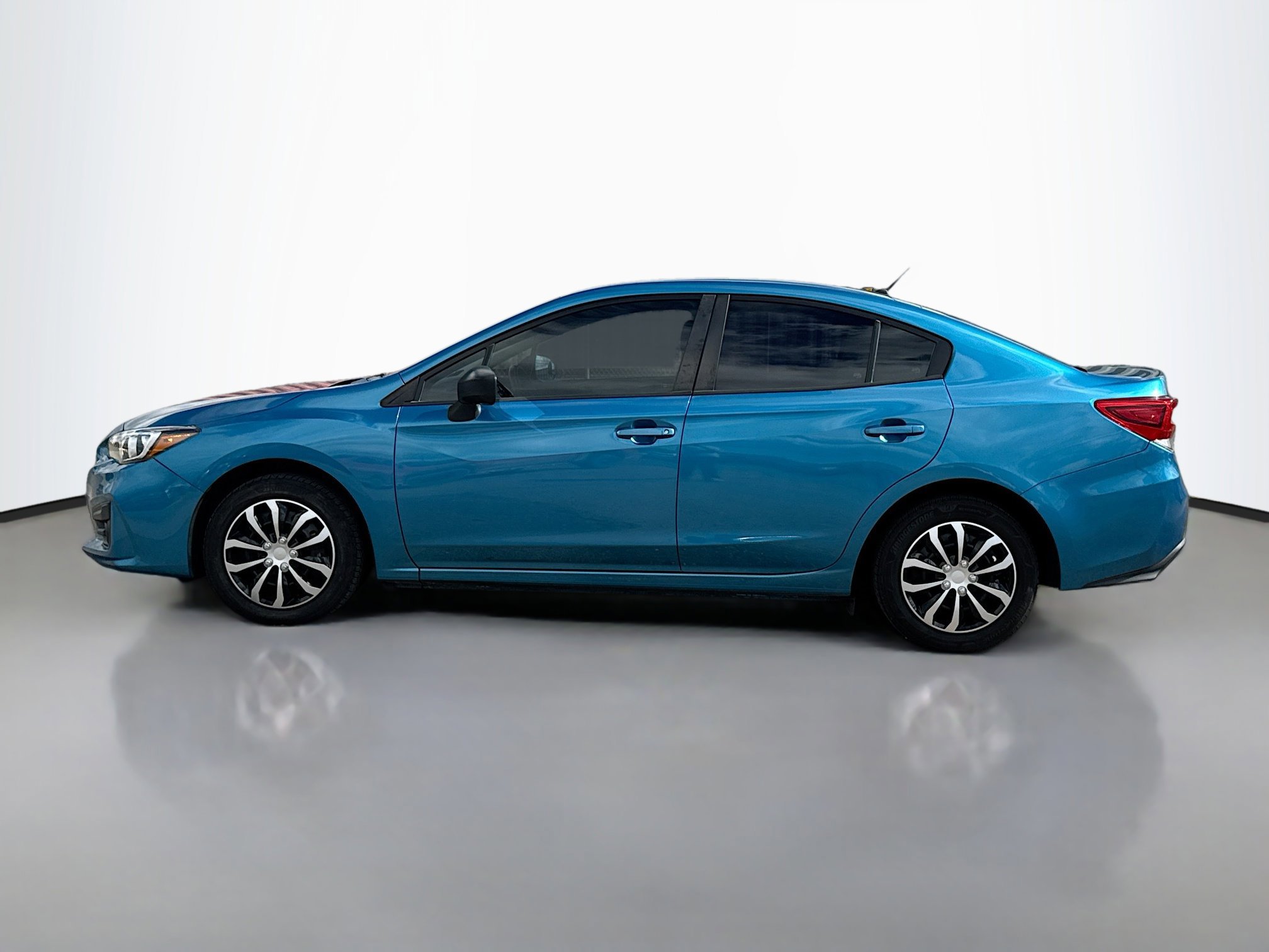 2017 Subaru Impreza 2.0i photo 2
