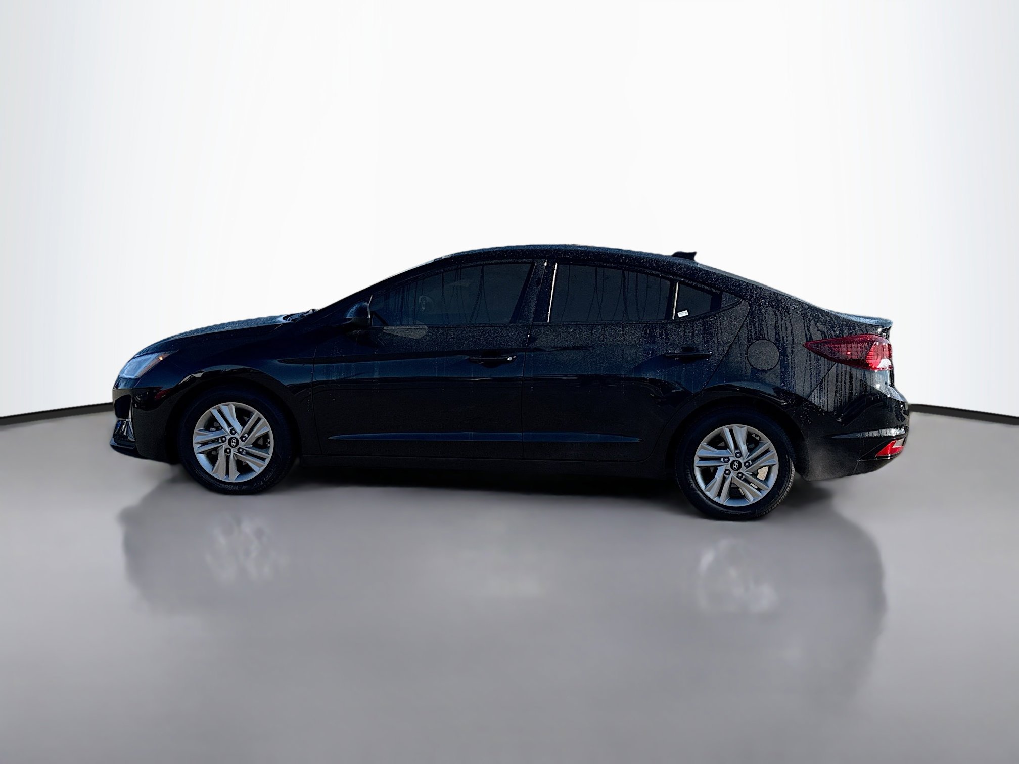 2020 Hyundai Elantra SEL photo 2