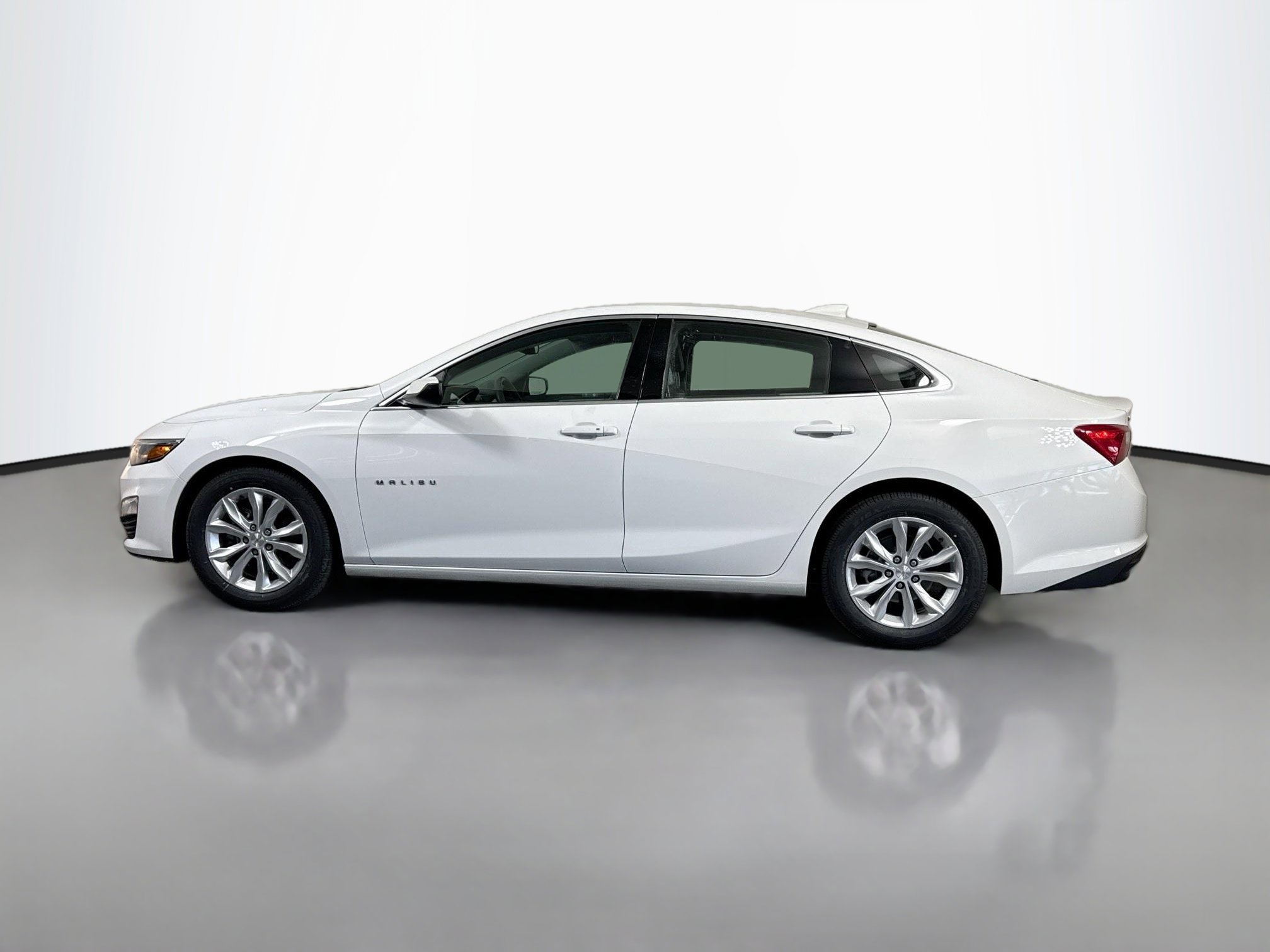 Used 2024 Chevrolet Malibu 1LT with VIN 1G1ZD5ST5RF127281 for sale in Fernley, NV