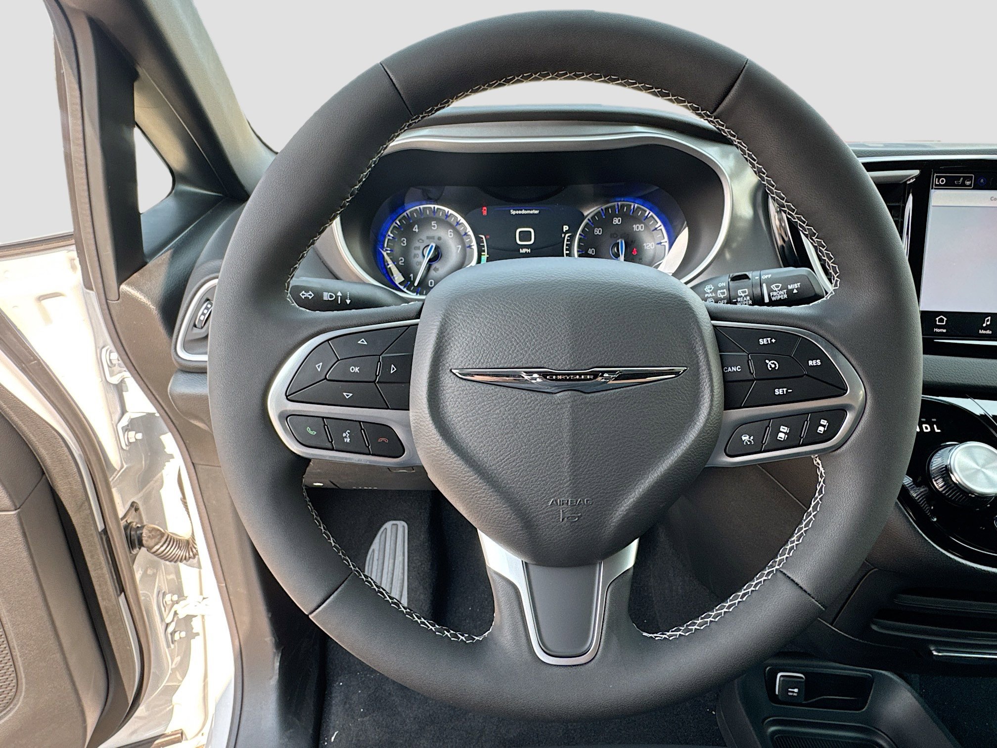 2026 Chrysler Voyager LX - Photo 14