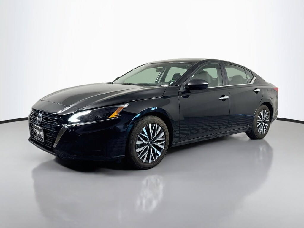 Used 2024 Nissan Altima 2.5 SV 4dr Car