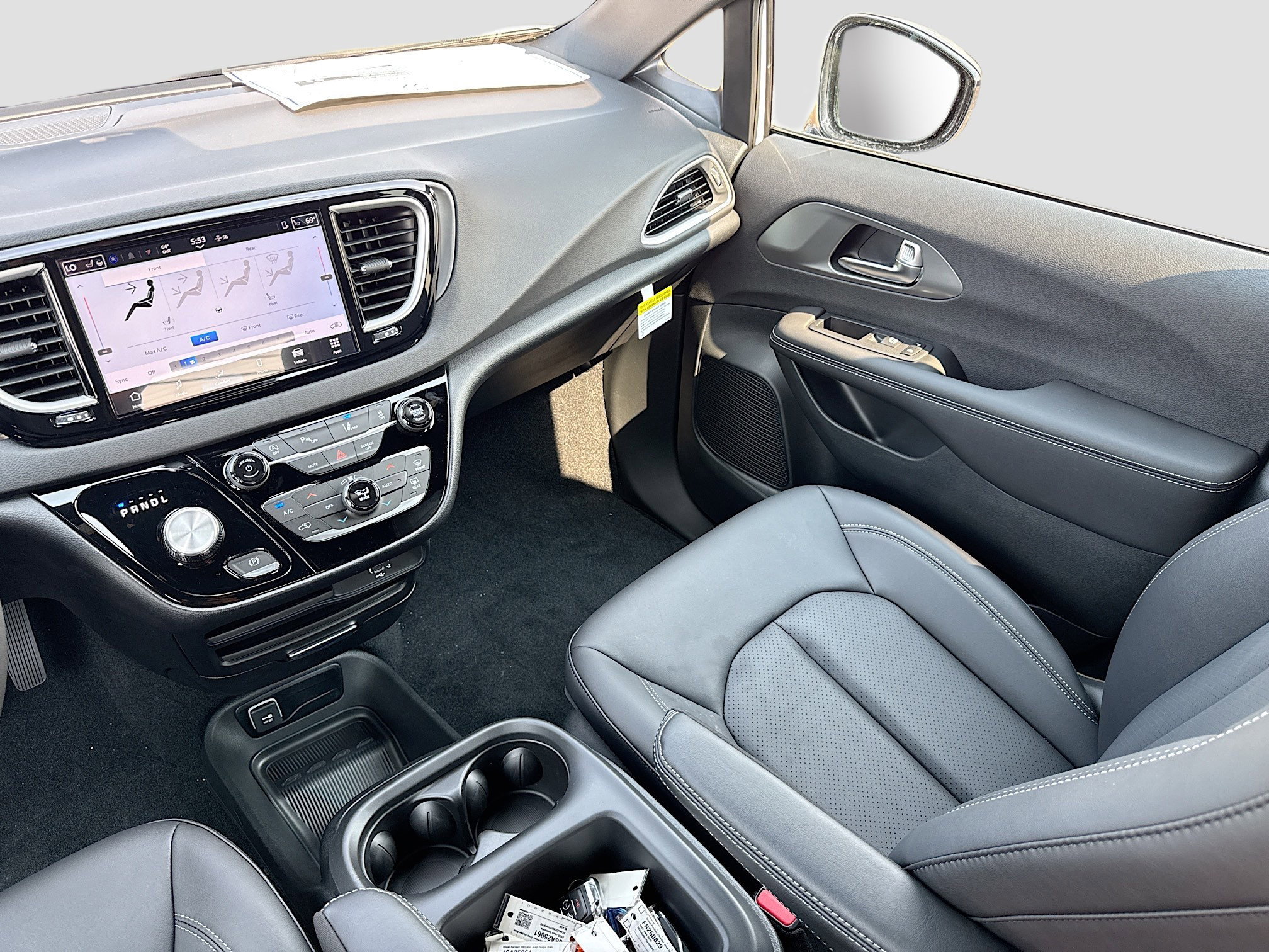 2026 Chrysler Voyager LX - Photo 25