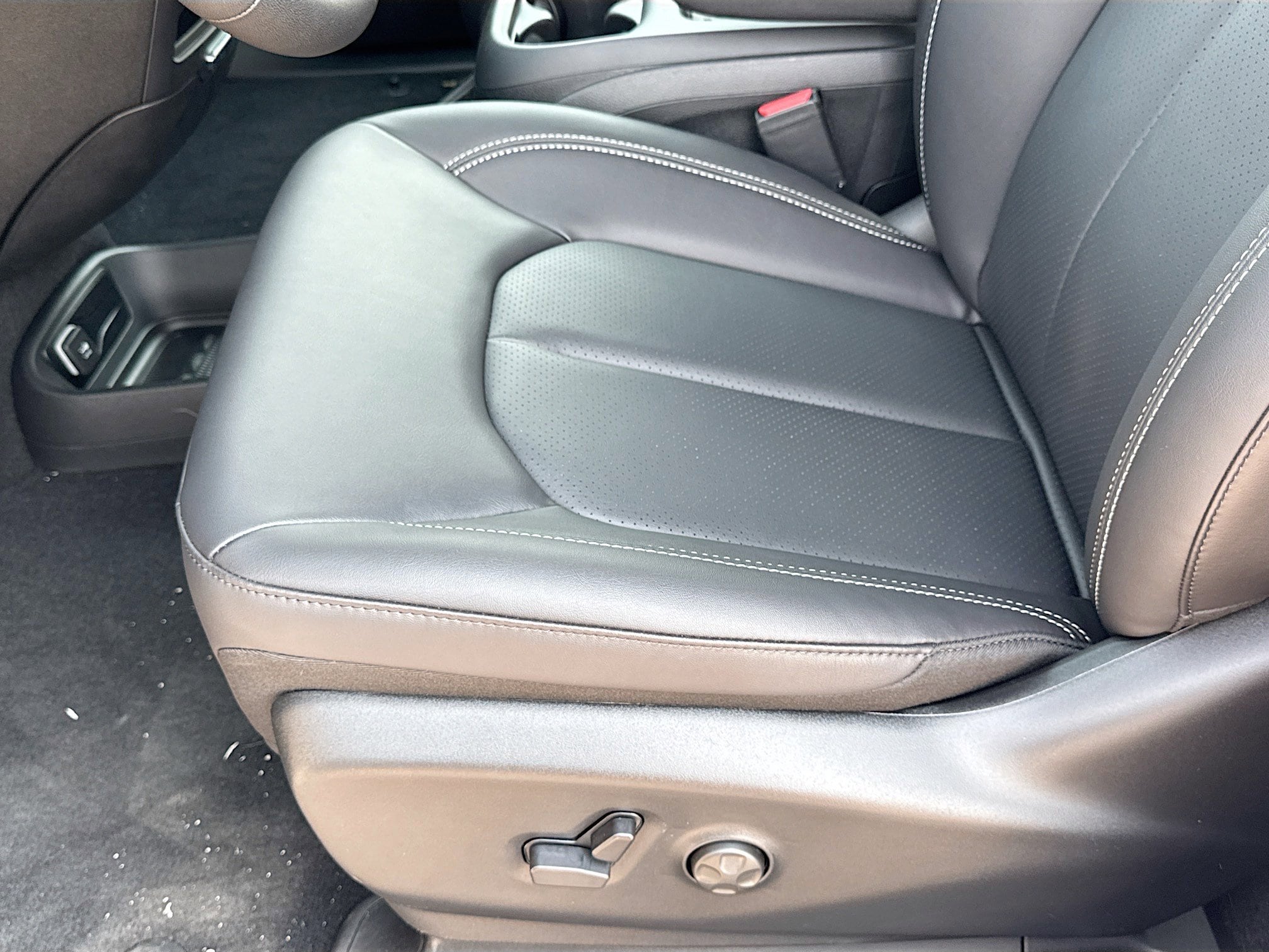 2026 Chrysler Voyager LX - Photo 23