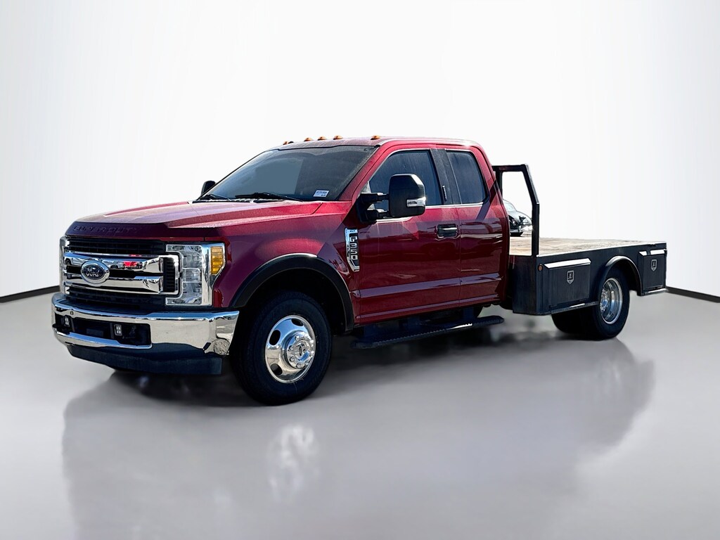 Used 2017 Ford F-350 Chassis  Extended Cab Chassis-Cab