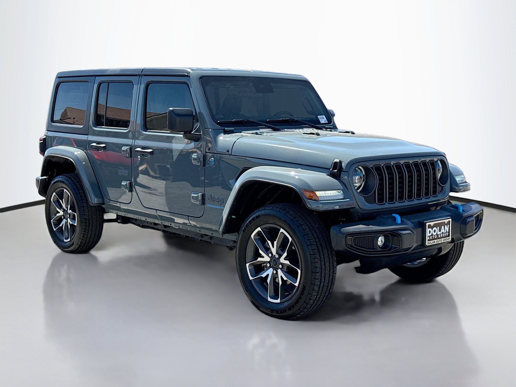2023 Jeep Grand Cherokee Laredo Sport photo 7