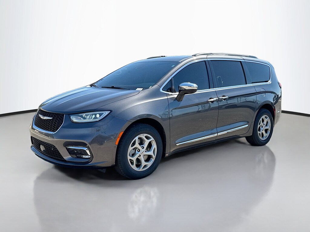 Used 2023 Chrysler Pacifica Limited Mini-van, Passenger