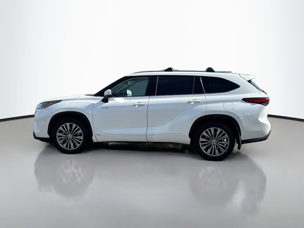 Used 2021 Toyota Highlander Hybrid Platinum Sport Utility