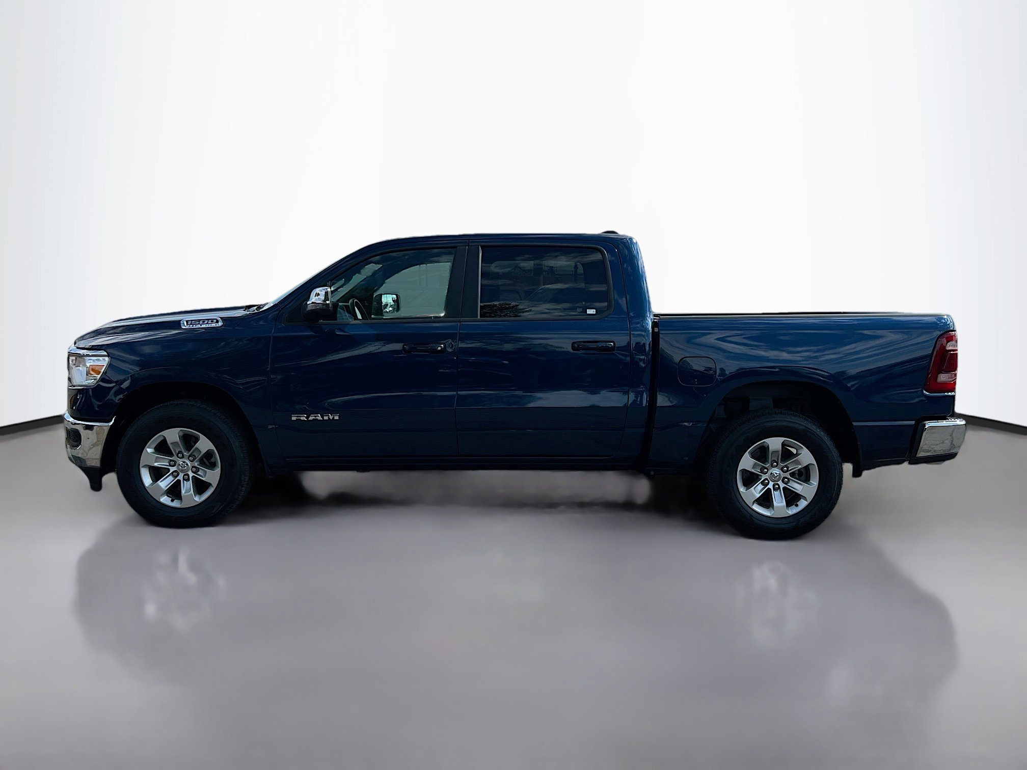 2023 Ram 1500 Laramie photo 2