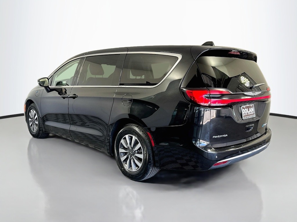Used 2023 Chrysler Pacifica Plug-In Hybrid Touring L Mini-van, Passenger