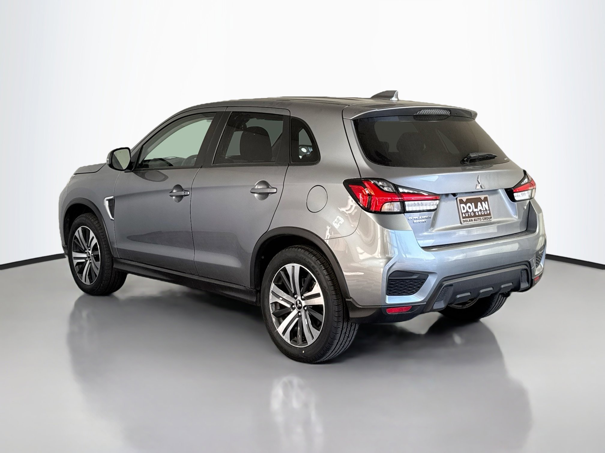 2024 Mitsubishi Outlander Sport SE photo 4