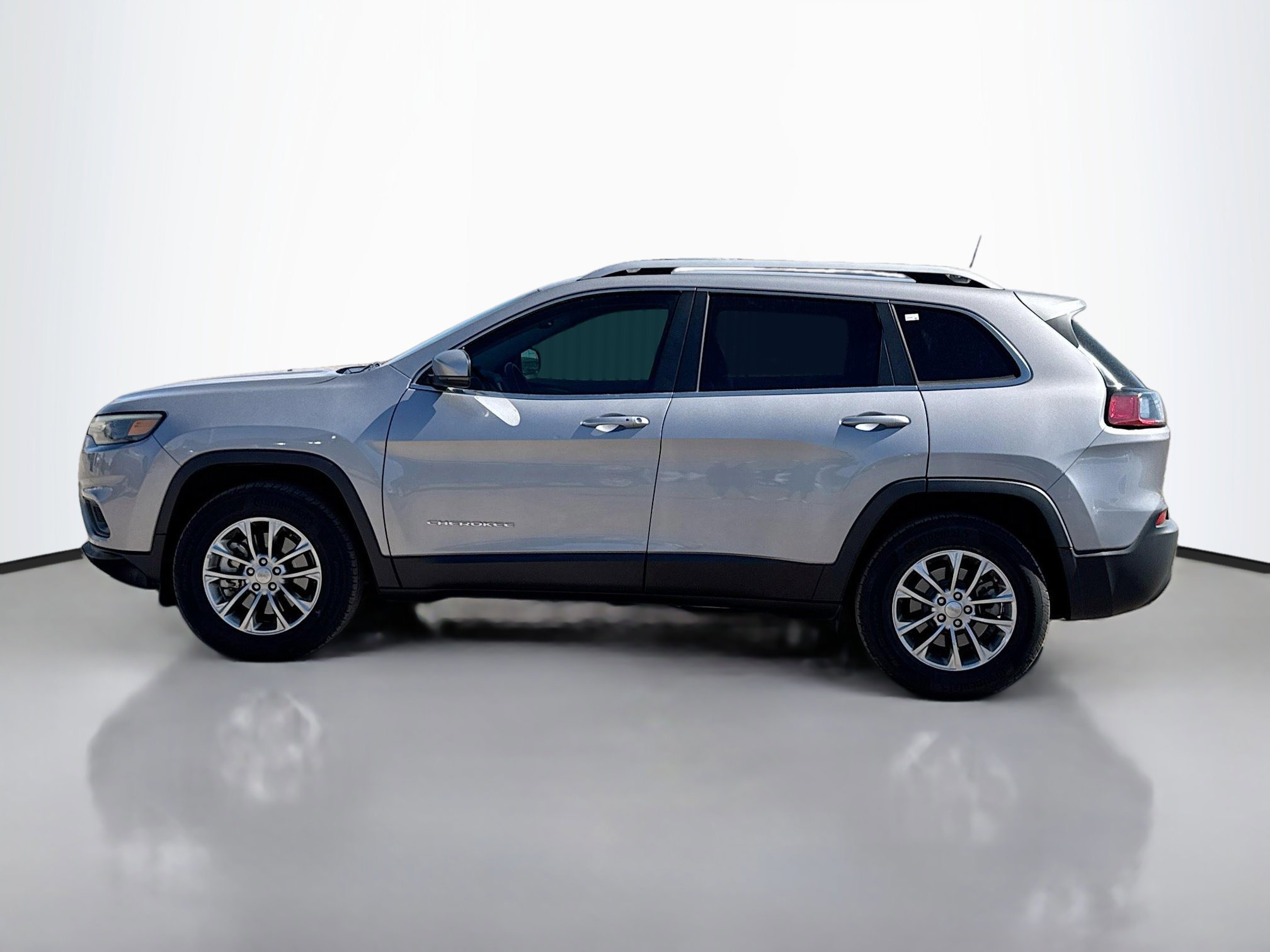 2019 Jeep Cherokee Latitude photo 2