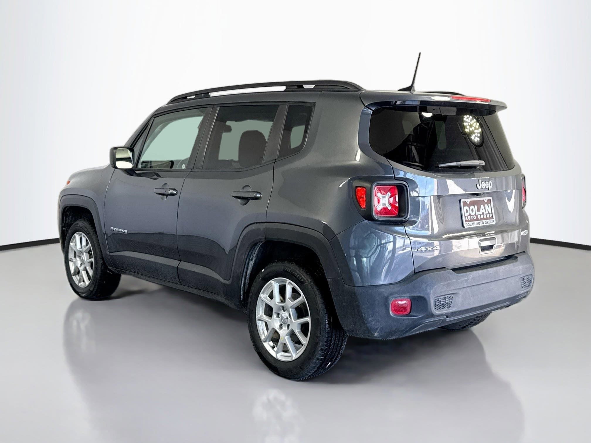 Used 2022 Jeep Renegade Latitude with VIN ZACNJDB15NPN72020 for sale in Fernley, NV