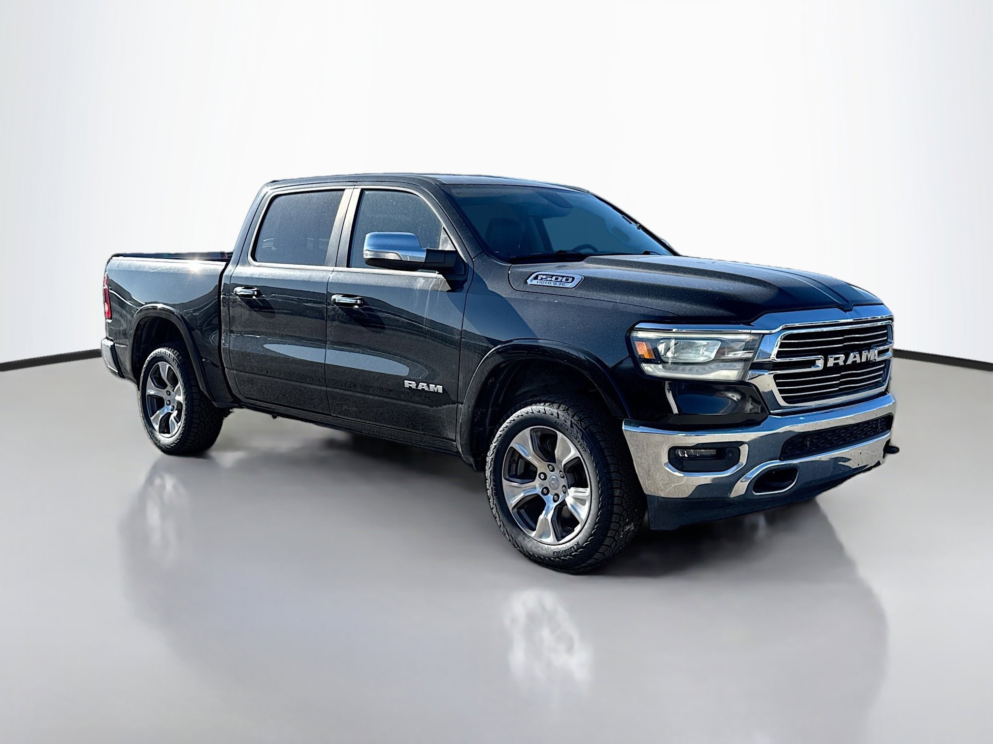 2020 RAM 1500 Laramie 4x4 Crew Cab 5'7's photo