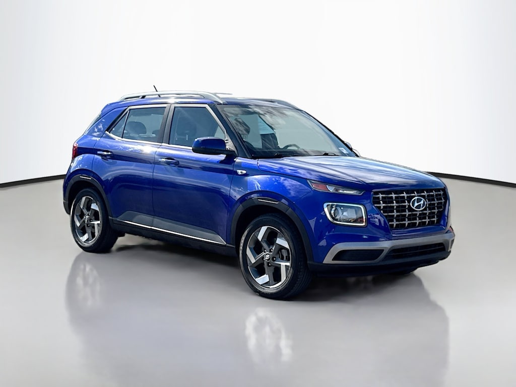 Used 2025 Hyundai Venue SEL Sport Utility