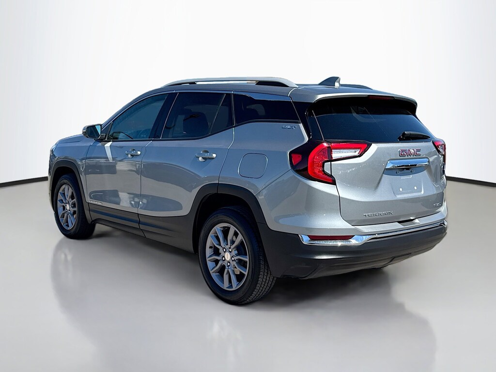 Used 2024 GMC Terrain SLT Sport Utility