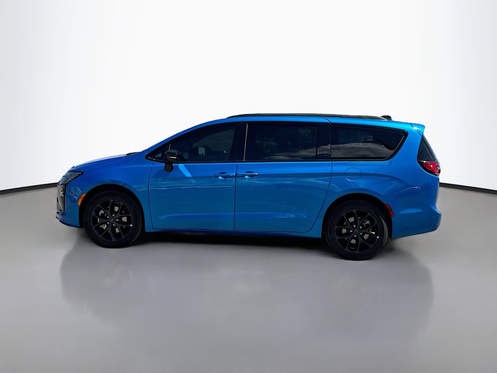 New 2027 Chrysler Pacifica Limited Passenger Van