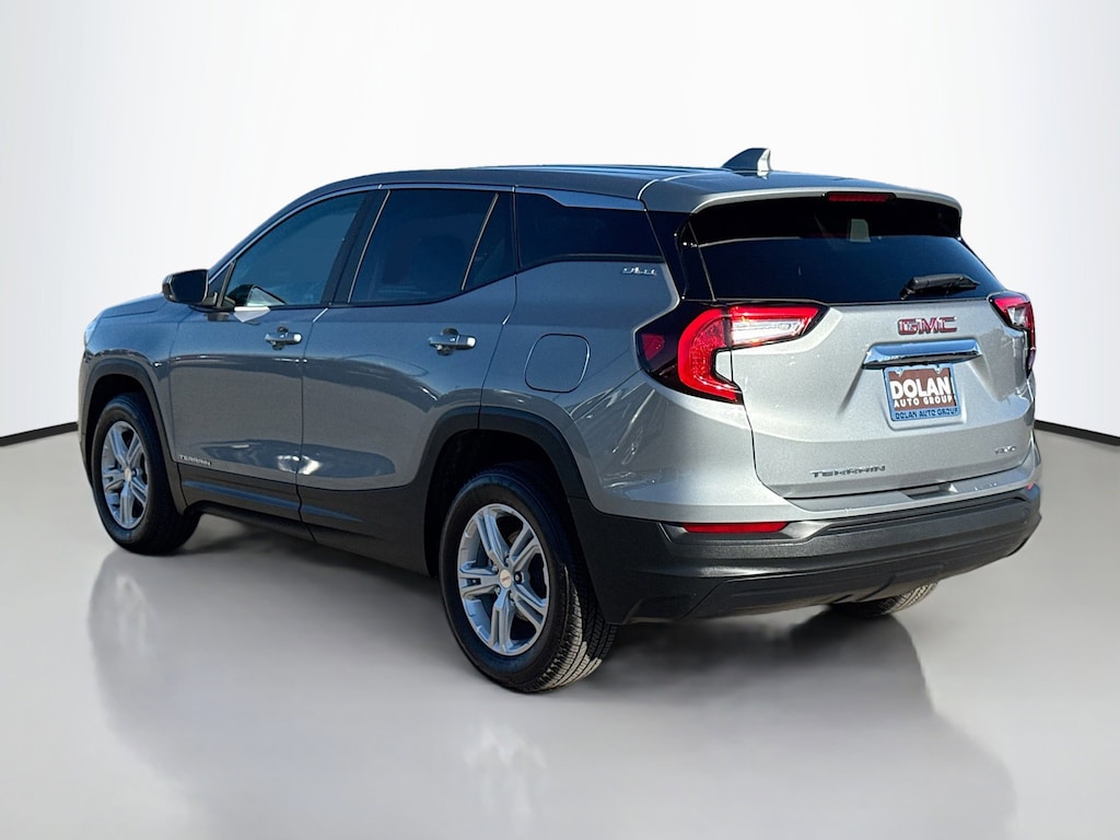 Used 2024 GMC Terrain SLE Sport Utility