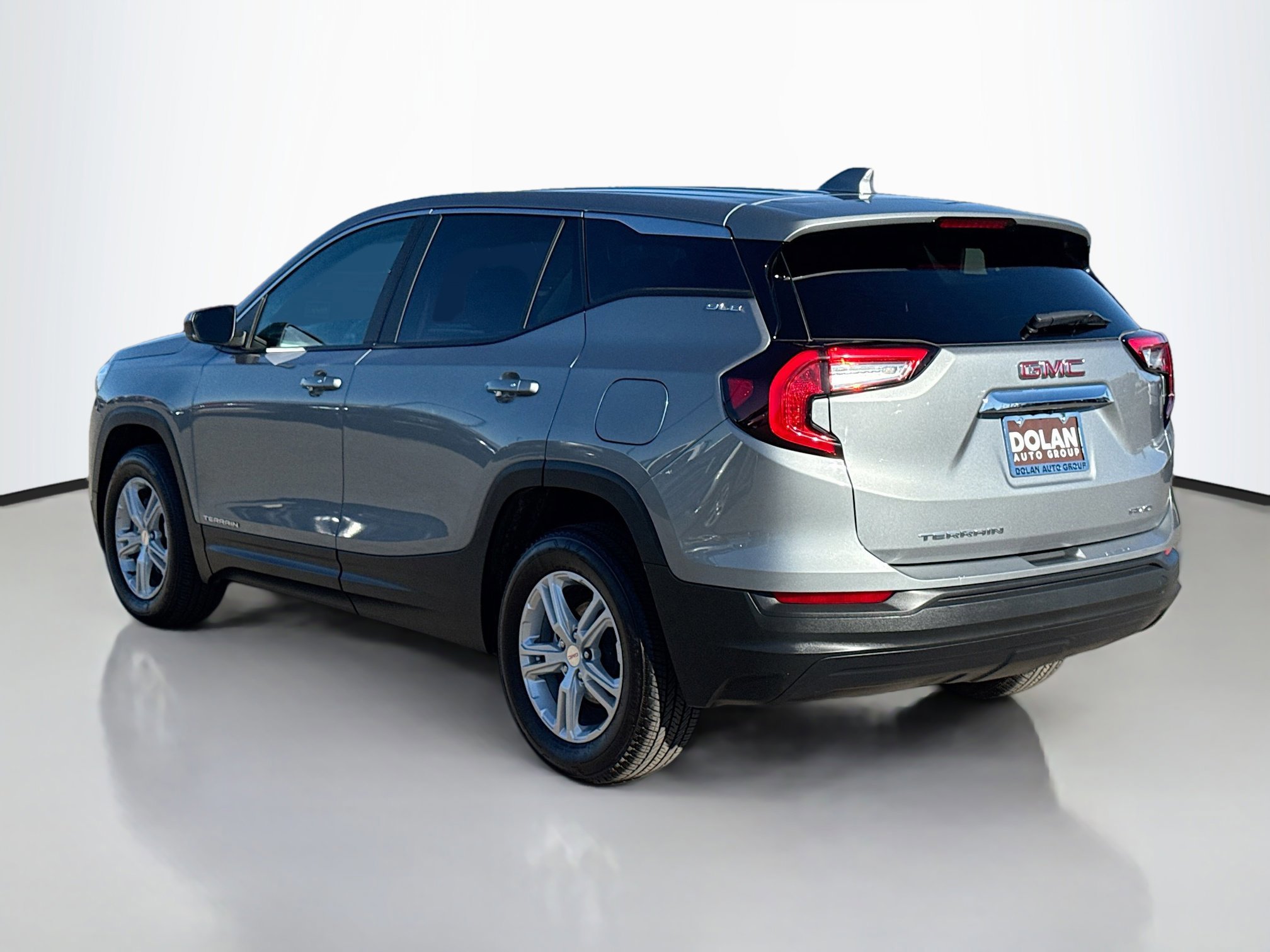 2024 Gmc Terrain SLE photo 3