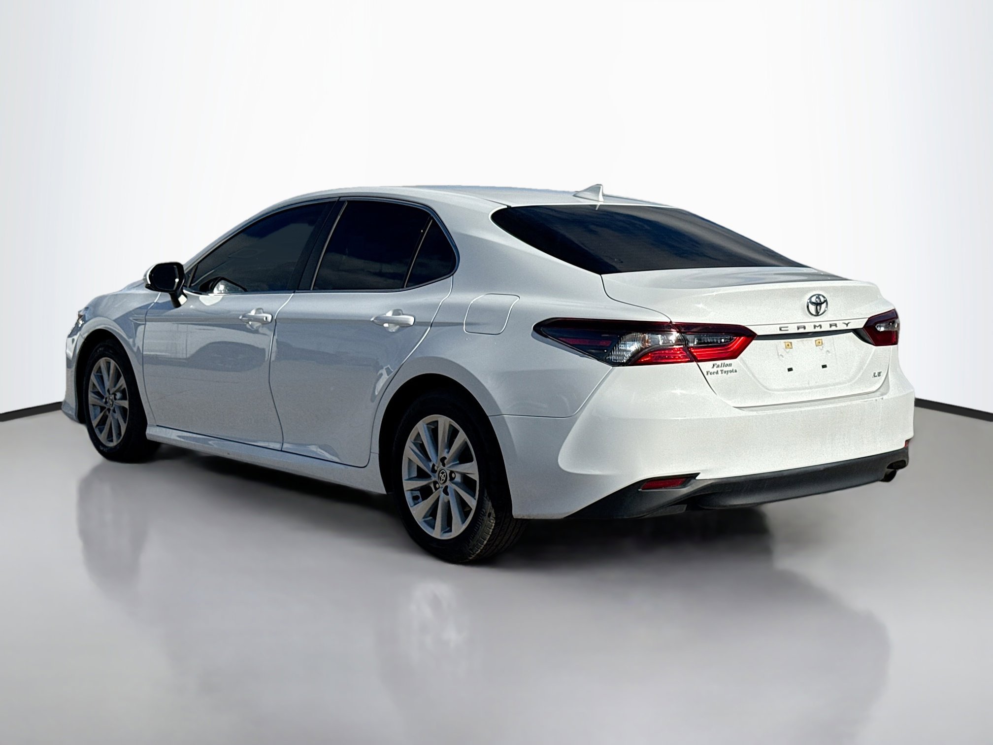 2023 Toyota Camry LE photo 4