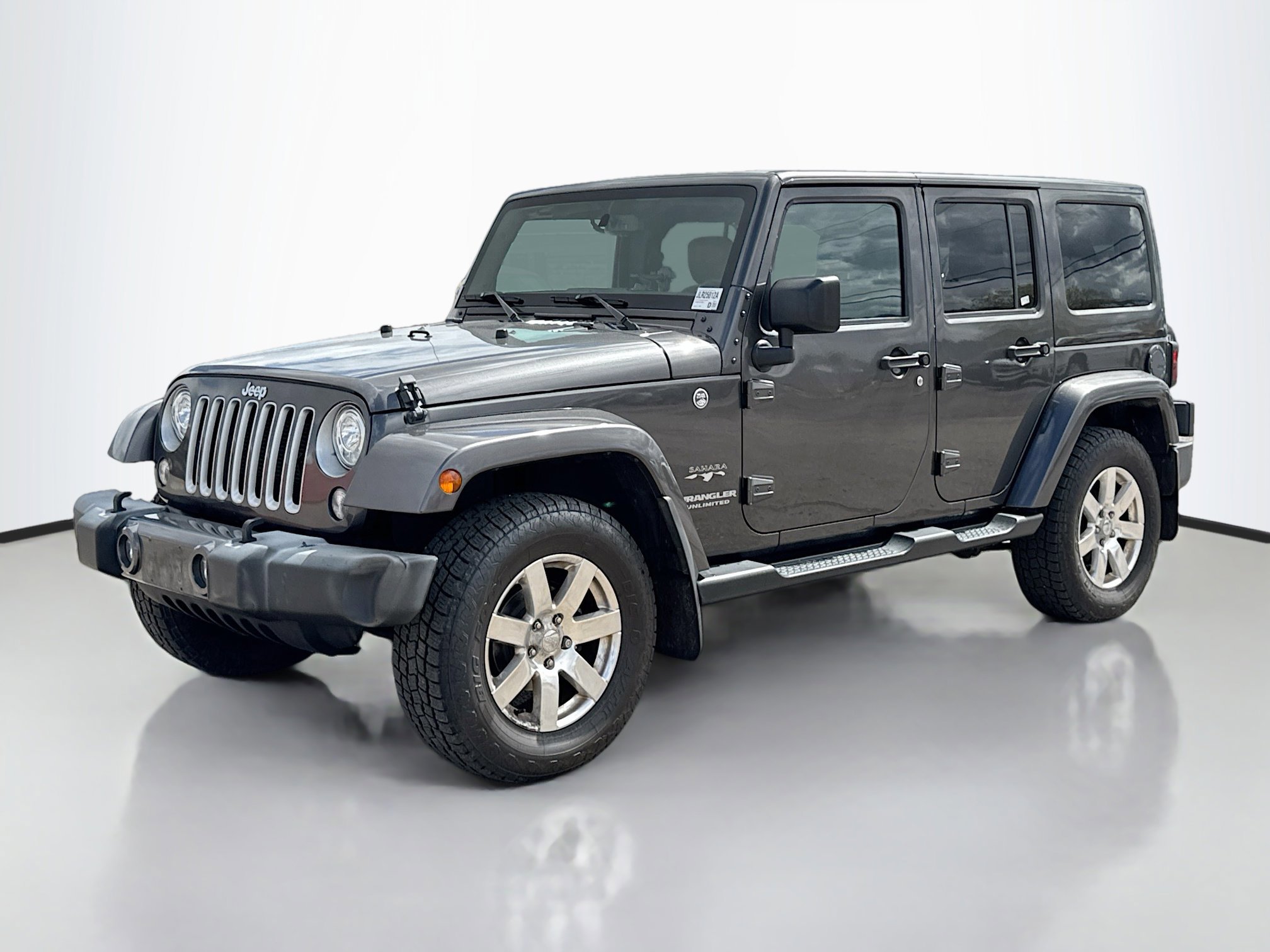 2017 Jeep Wrangler Unlimited Sahara photo 3