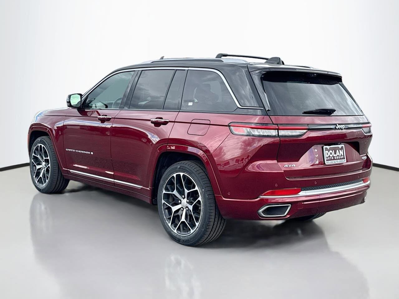 2024 Jeep Grand Cherokee Summit Sport photo 4
