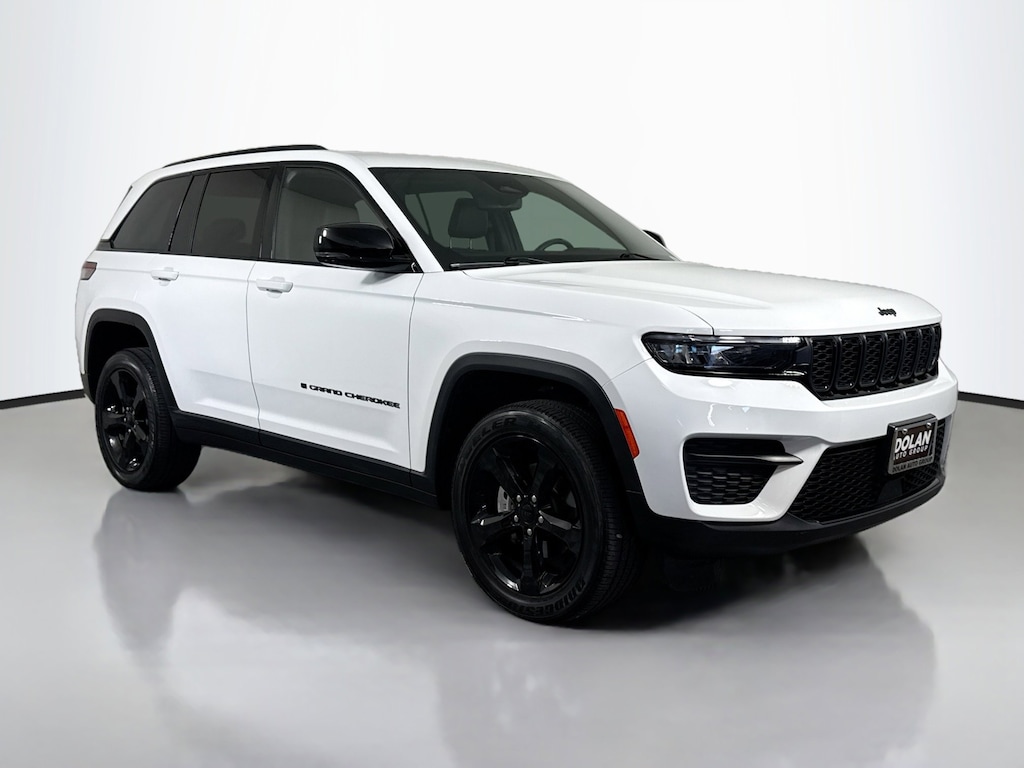 Used 2023 Jeep Grand Cherokee Laredo Sport Utility