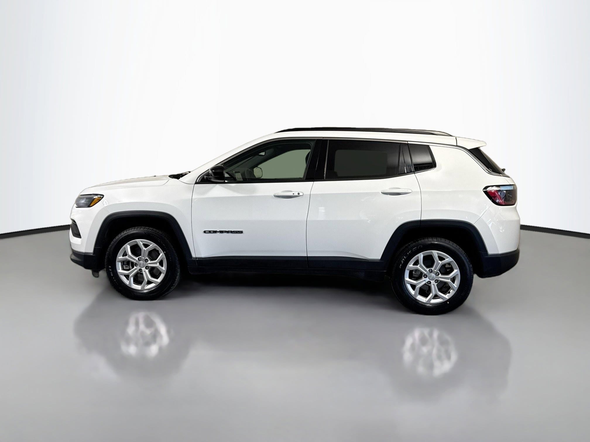 Used 2024 Jeep Compass Latitude with VIN 3C4NJDBN1RT110641 for sale in Fernley, NV