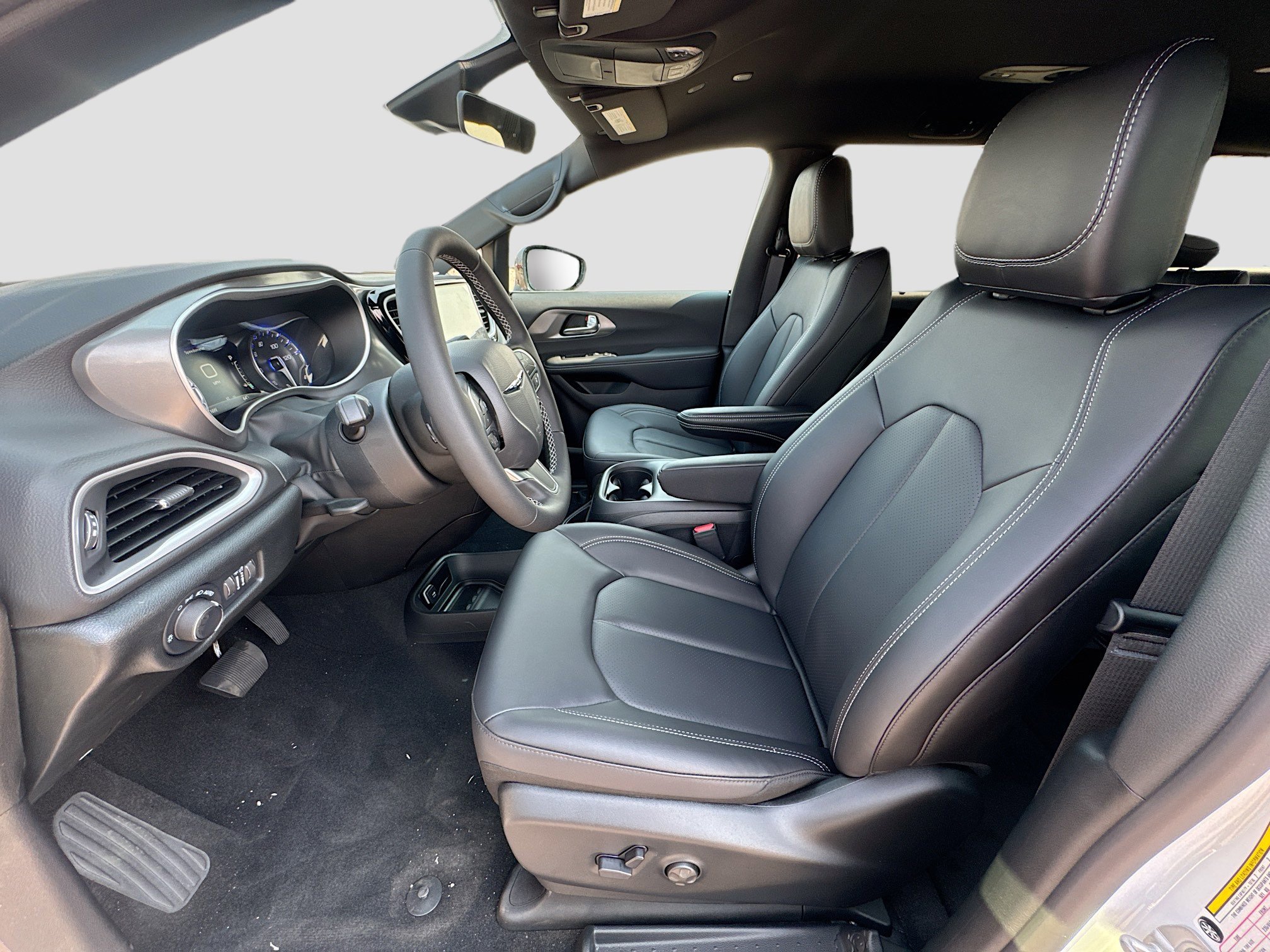 2026 Chrysler Voyager LX - Photo 9