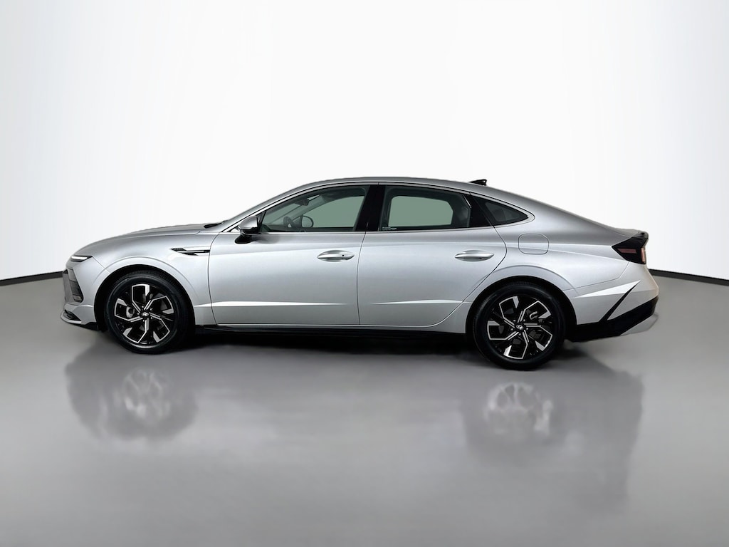 Used 2025 Hyundai Sonata SEL 4dr Car