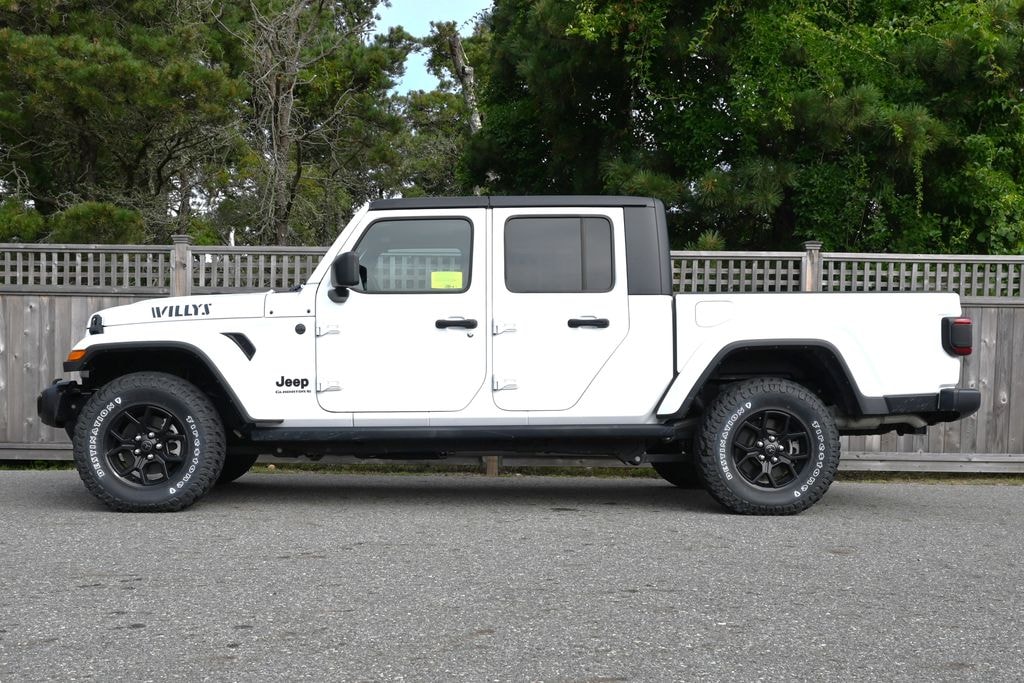 Used 2024 Jeep Gladiator Willys Truck