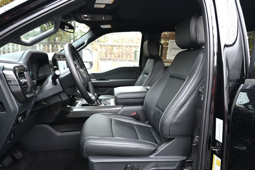 New 2025 Ford F-150 Lariat Truck