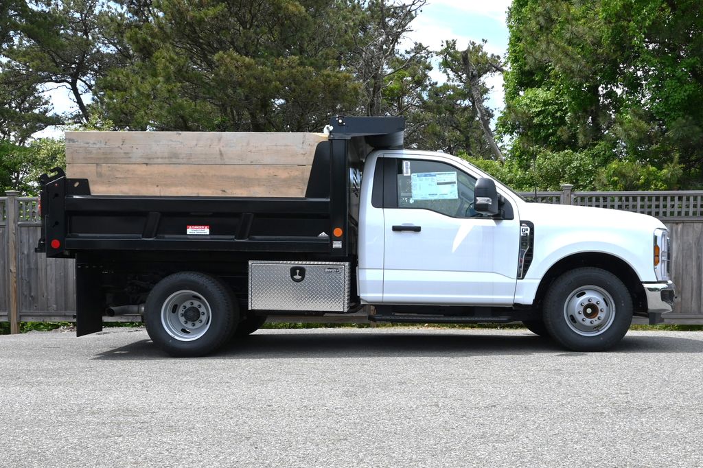 2025 Ford F-350 Super Duty Chassis Cab XL - Photo 6