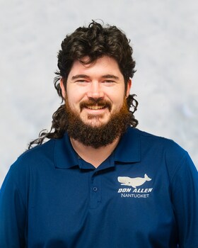 Staff member Leland Topham from ID_724bfe876e48