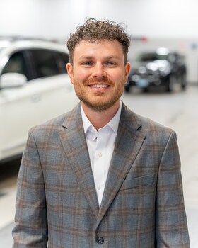 Staff member Joe Manzi from ID_7b78977ed79d