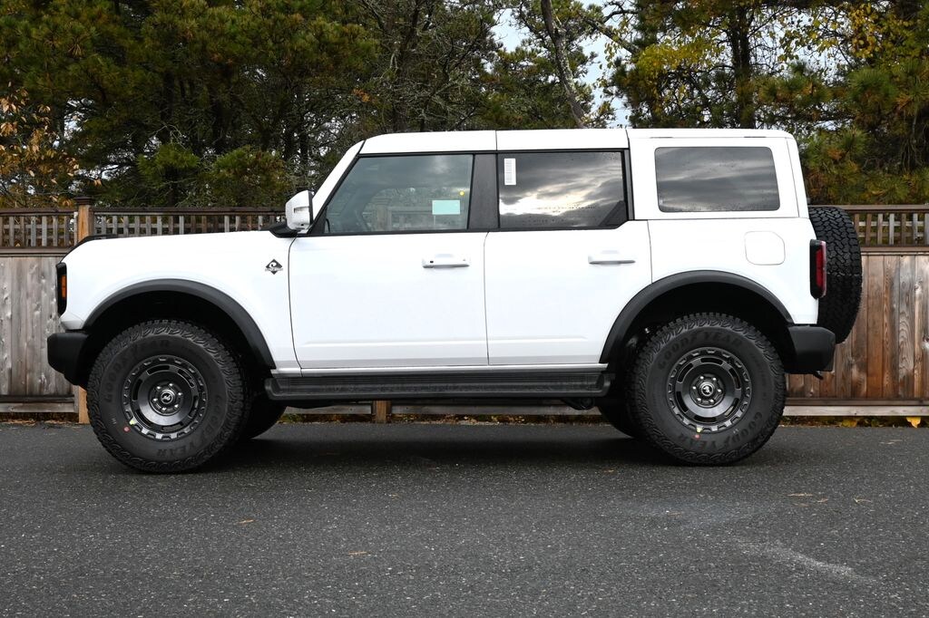 New 2025 Ford Bronco Outer Banks SUV