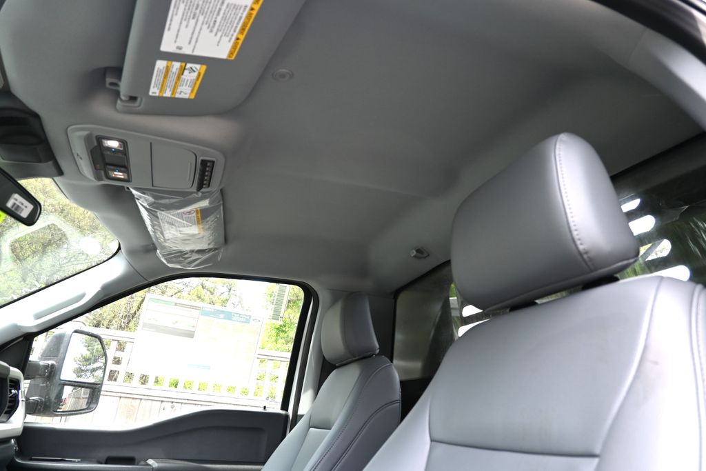 2025 Ford F-350 Super Duty Chassis Cab XL - Photo 8