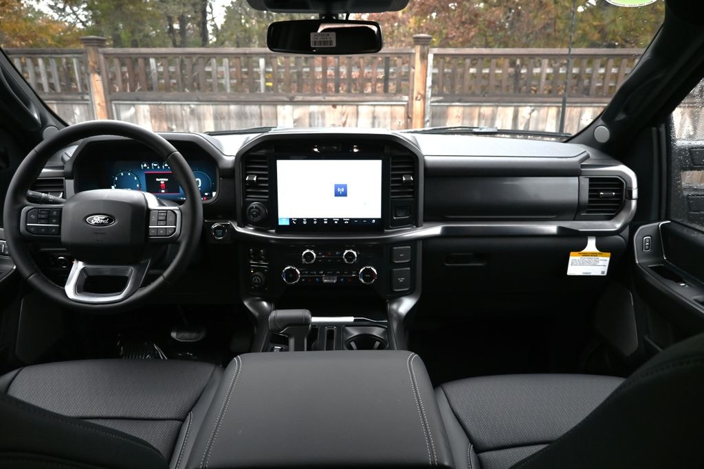 New 2025 Ford F-150 Lariat Truck