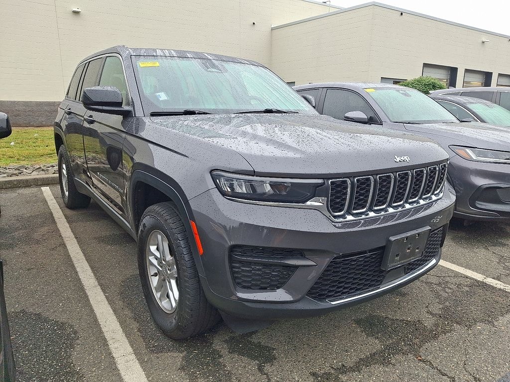 Used 2023 Jeep Grand Cherokee Laredo SUV