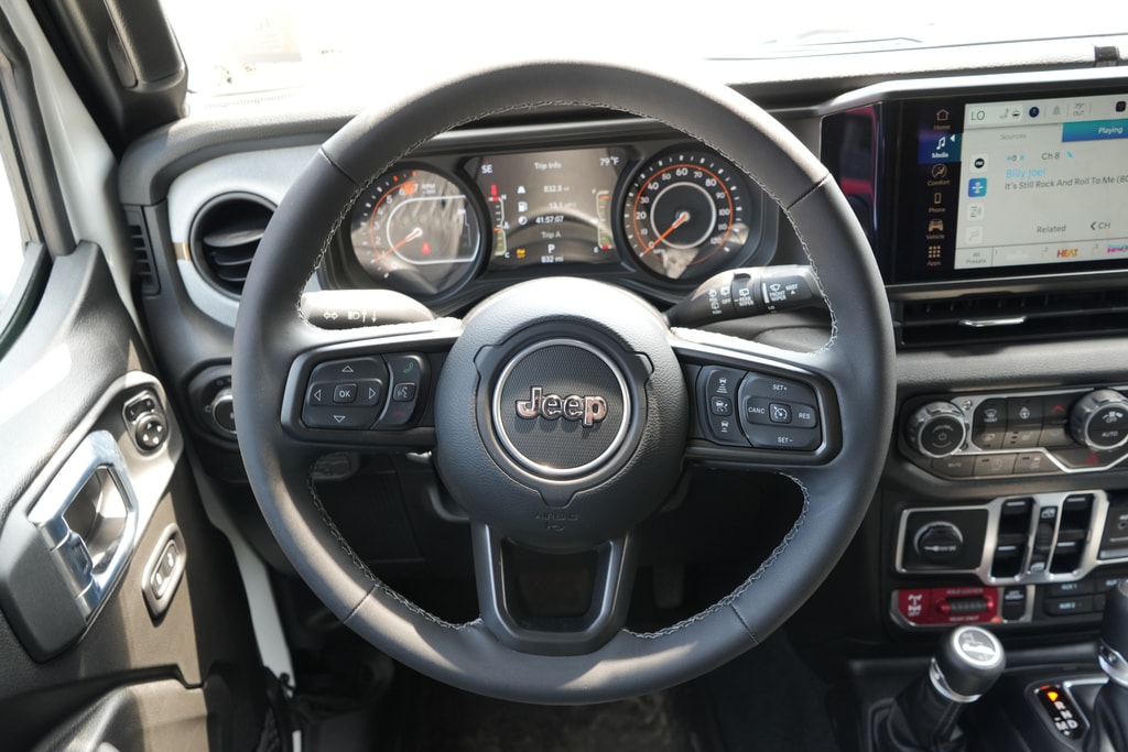 2025 Jeep Wrangler 4-Door Willys - Photo 24