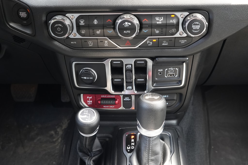2025 Jeep Wrangler 4-Door Willys - Photo 25