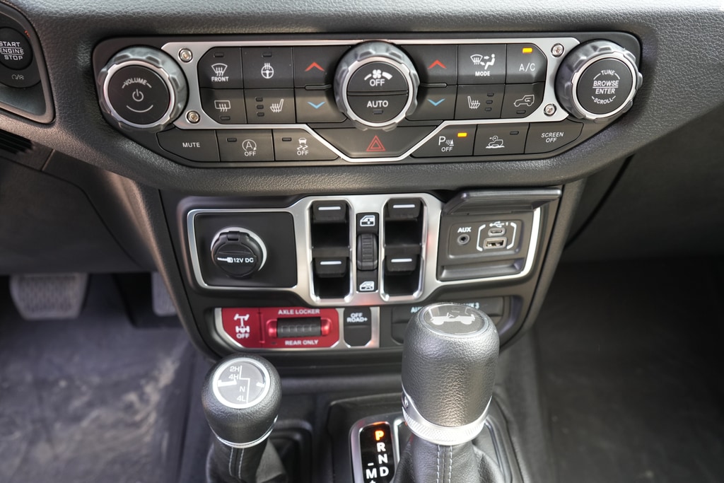 2025 Jeep Wrangler 4-Door Willys - Photo 19