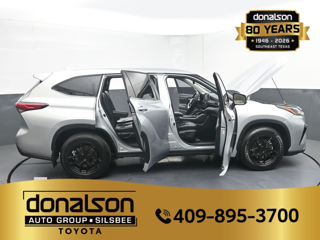 2022 Toyota Highlander XLE - Photo 30