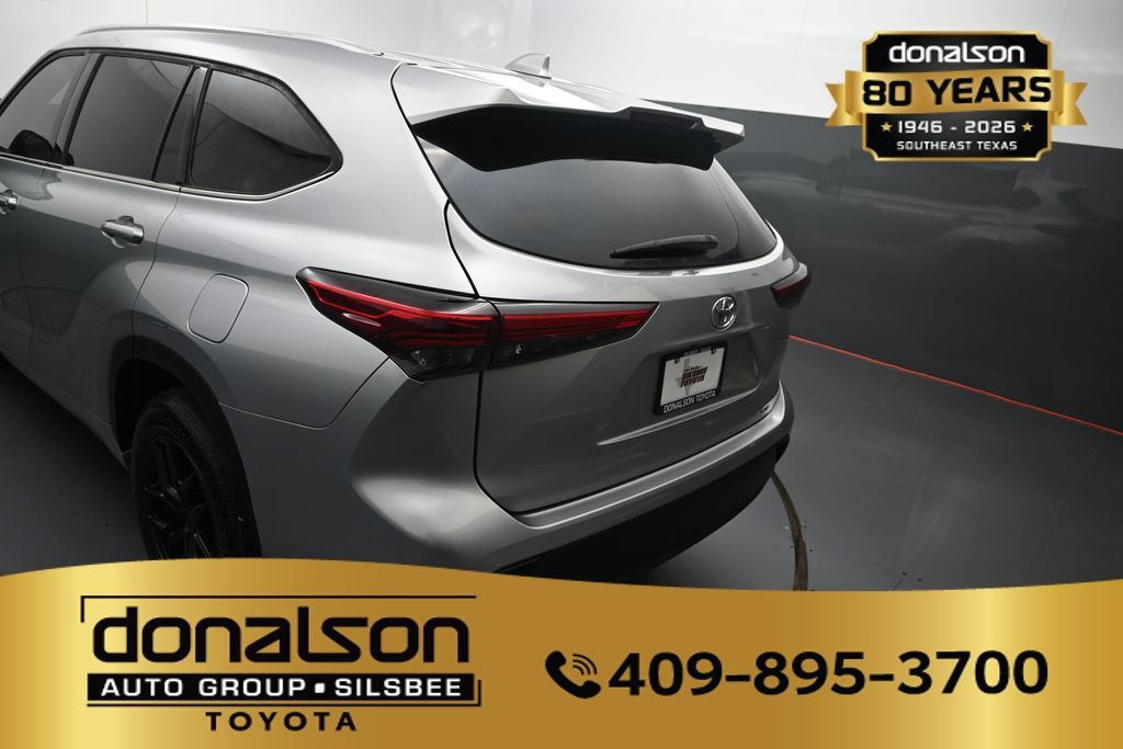 2022 Toyota Highlander XLE - Photo 6