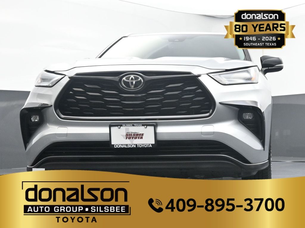 2022 Toyota Highlander XLE - Photo 24