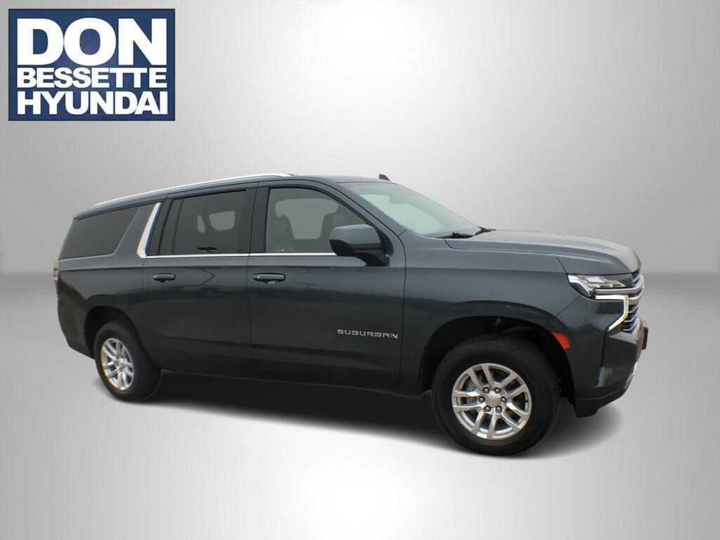 2021 Chevrolet Suburban LT photo 2