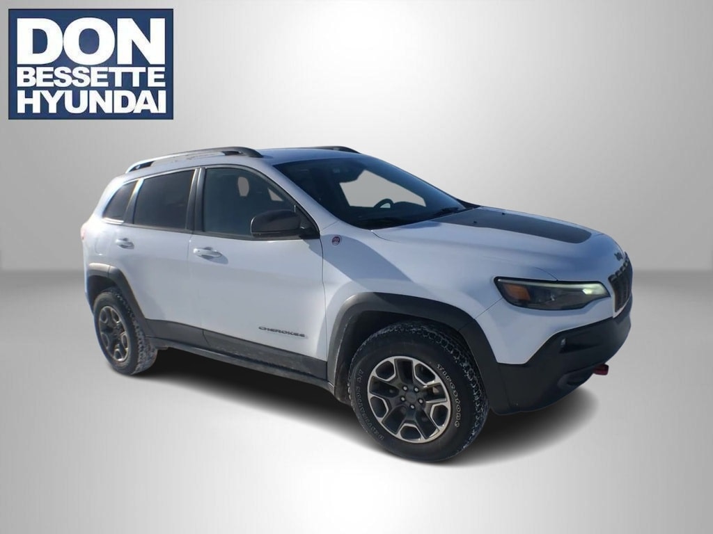 Used 2020 Jeep Cherokee Trailhawk with VIN 1C4PJMBX0LD501111 for sale in Minot, ND