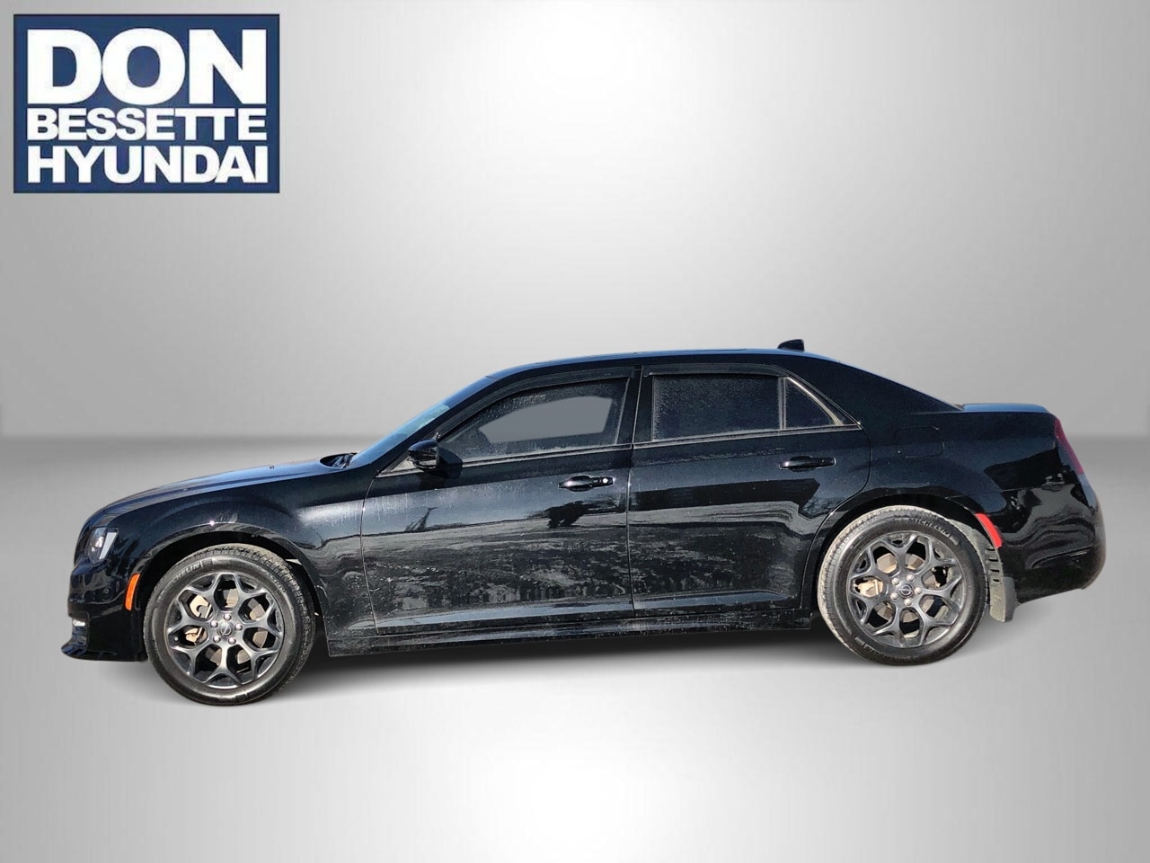 2023 Chrysler 300 Touring L