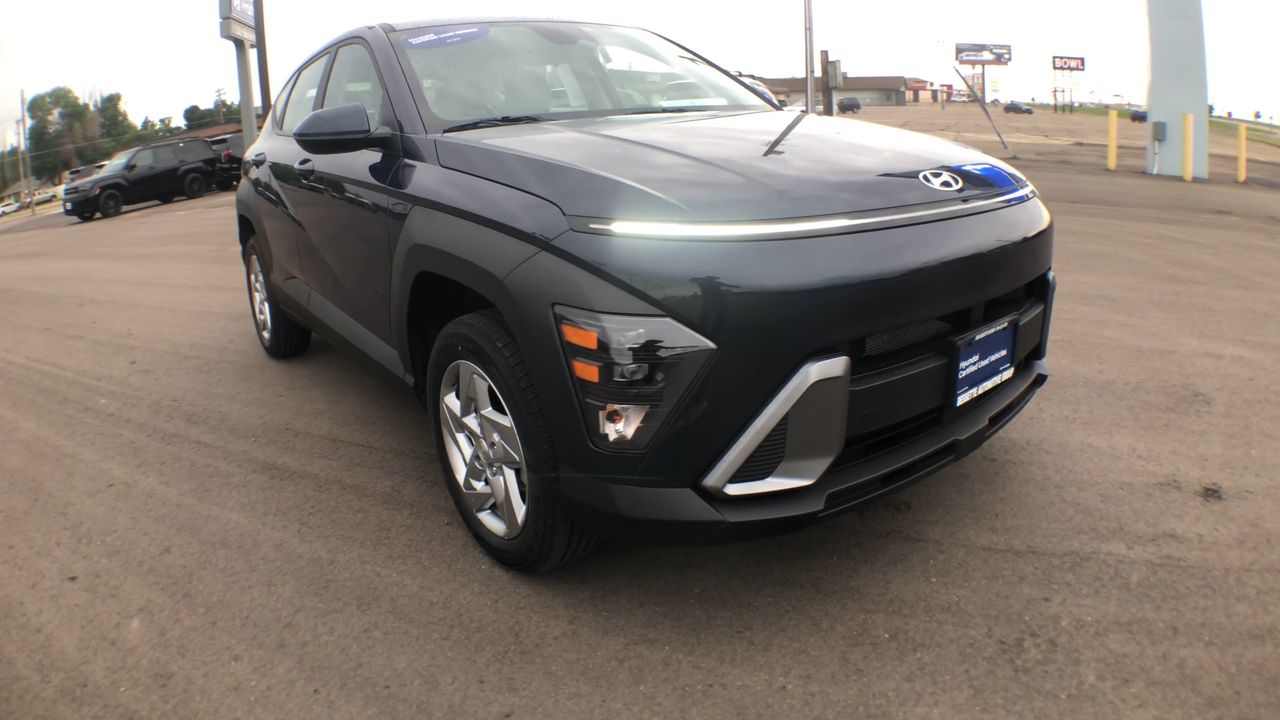 2024 Hyundai Kona SE photo 2